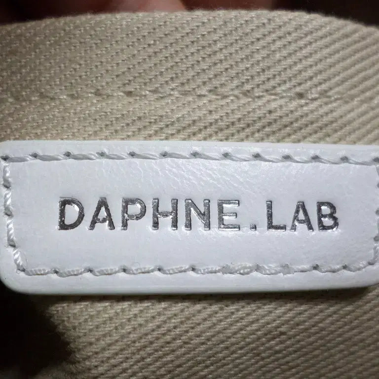 [BUNJANG] Daphne Lab White Cowhide Hobo Bag Shoulder Bag / 호로록구제 다프네랩 화이티 소가죽 호보백 숄더백 중고 가방