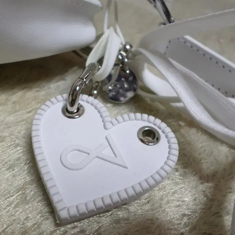 [BUNJANG] Daphne Lab White Cowhide Hobo Bag Shoulder Bag / 호로록구제 다프네랩 화이티 소가죽 호보백 숄더백 중고 가방