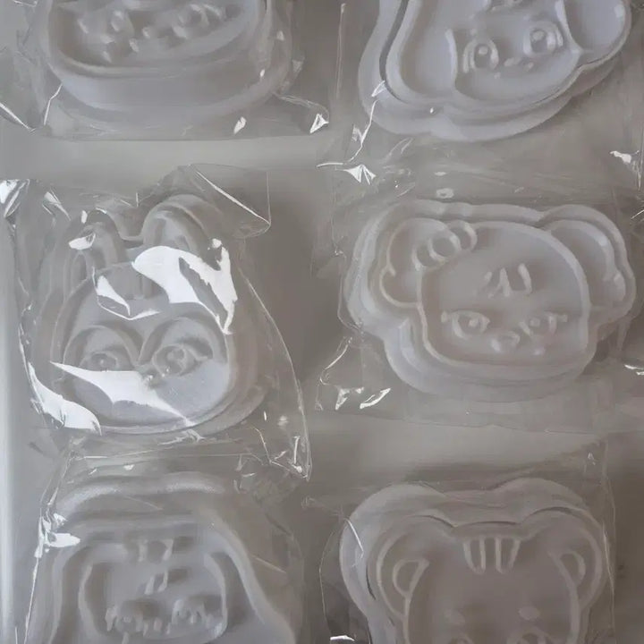 [BUNJANG] IVE Mini-Bear Cookie Cutter Bundle Set / 아이브 ive 미니브 쿠키틀 6개 일괄 양도