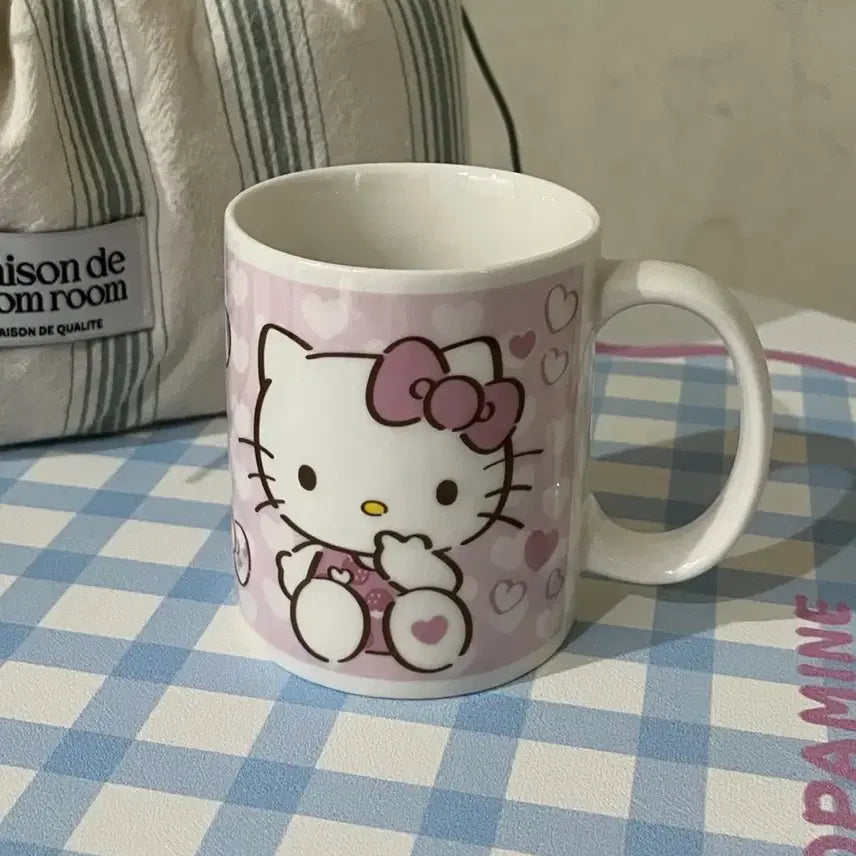 [BUNJANG] Hello Kitty 50th Anniversary Mug Cup / 헬로키티 50주년 쿠지 머그컵 핑크