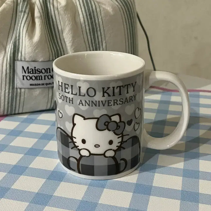 [BUNJANG] Hello Kitty 50th Anniversary Mug Cup / 헬로키티 50주년 쿠지 머그컵 블랙 그레이