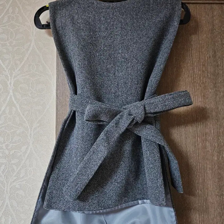 [BUNJANG] Wool Vest with Belt Detail - Charcoal Gray / 벨트  모직 조끼  차콜그레이