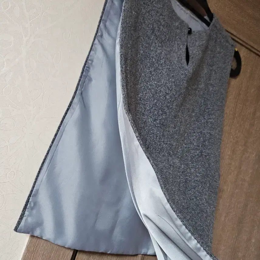 [BUNJANG] Wool Vest with Belt Detail - Charcoal Gray / 벨트  모직 조끼  차콜그레이