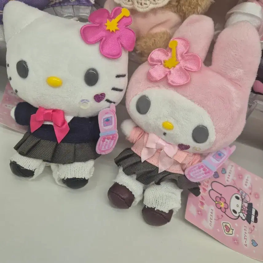 [BUNJANG] Hello Kitty My Melody Gyaru School Uniform Keychain Set / 헬로키티 마이멜로디 코갸루 교복 키링 정품