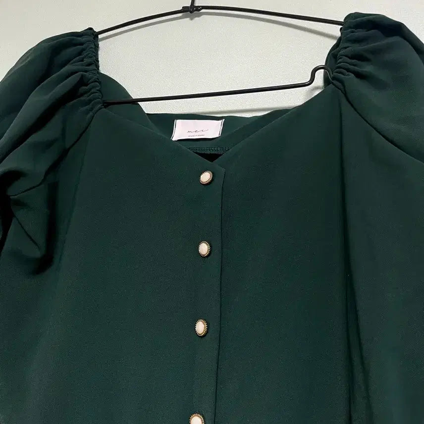 [BUNJANG] Deep Green Off-Shoulder Square Neck Mini Dress / 딥그린 스퀘어넥 오프숄더 미니 원피스