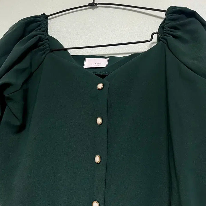 [BUNJANG] Deep Green Off-Shoulder Square Neck Mini Dress / 딥그린 스퀘어넥 오프숄더 미니 원피스