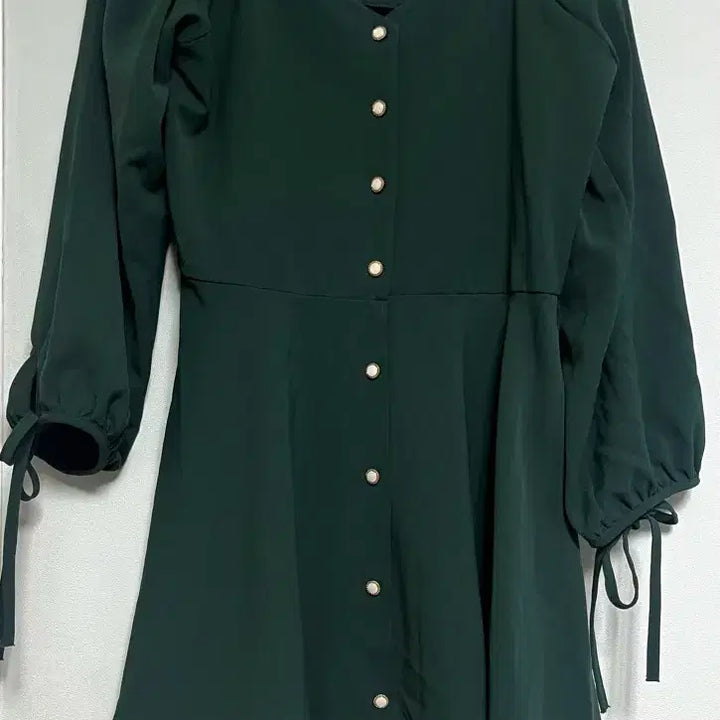 [BUNJANG] Deep Green Off-Shoulder Square Neck Mini Dress / 딥그린 스퀘어넥 오프숄더 미니 원피스