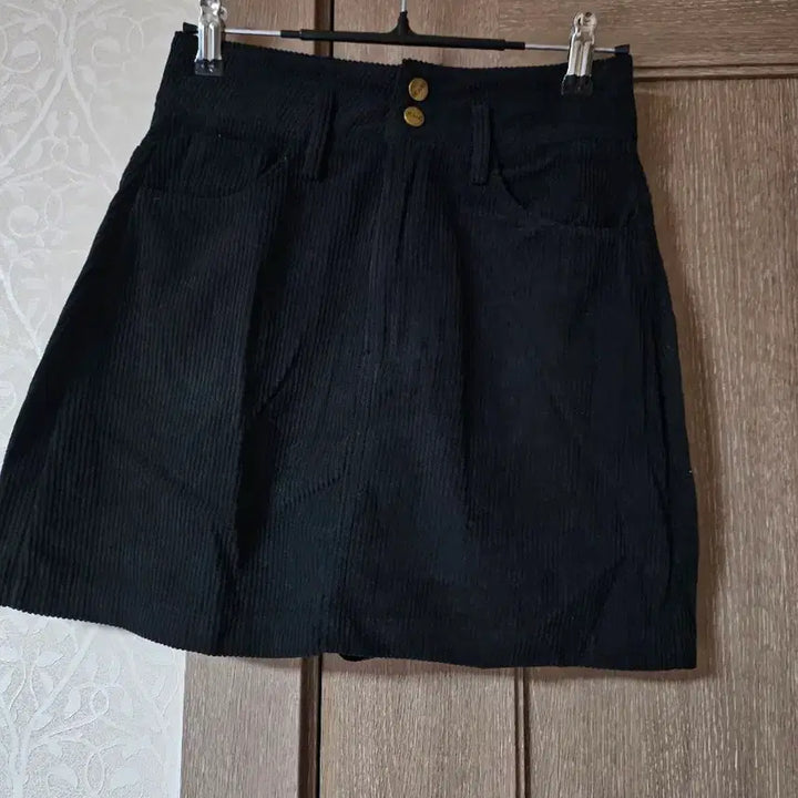 [BUNJANG] Black Corduroy H-Line Mini Skirt with Pockets / H라인 골덴치마