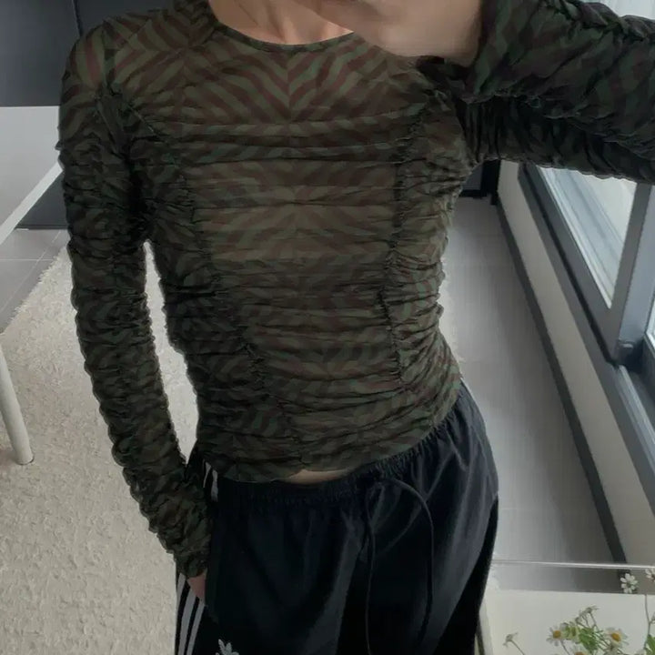 [BUNJANG] Zara Sheer Shirred Tulle Blouse / [새상품] 자라 시스루 셔링 튤 티셔츠 패턴 블라우스