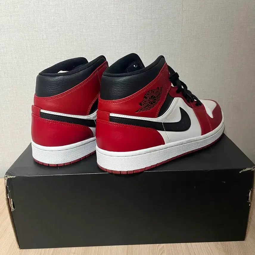 [SOLD OUT] 조던 시카고 미드 275