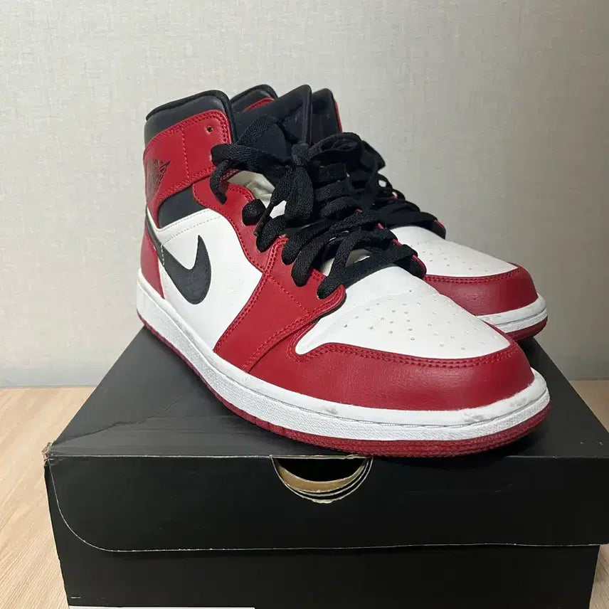 [SOLD OUT] 조던 시카고 미드 275
