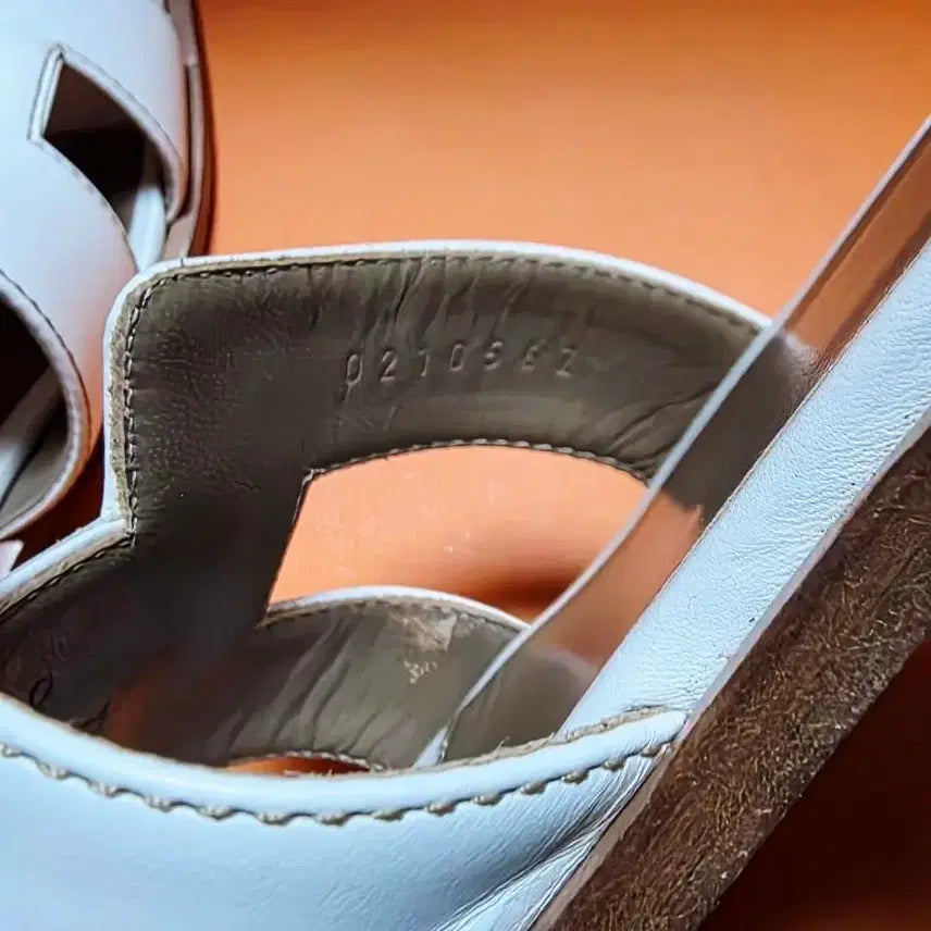 [BUNJANG] Hermes Oran Sandals White Size 35 / 에르메스 오란 샌들 화이트 사이즈 35 (정품)