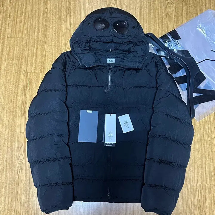 [SOLD OUT] CP컴퍼니 에코크롬R 후드 다운 고글 자켓 패딩 48(100)