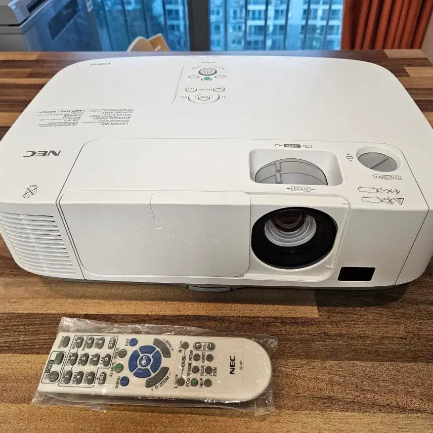 [BUNJANG] NEC PE501X 5000 ANSI Lumens Projector / (실사용 15시간) 5000안시 NEC PE501X 빔프로젝터 판매