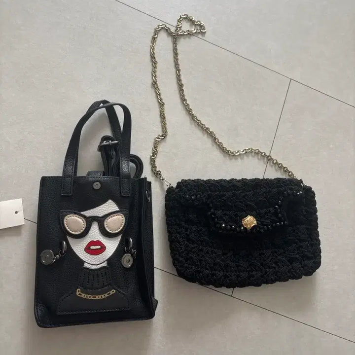 [BUNJANG] Black Crochet Bag &amp; Character Mini Bag Bundle Set / 블랙 뜨개 가방 &amp; 캐릭터 미니백 세트일괄