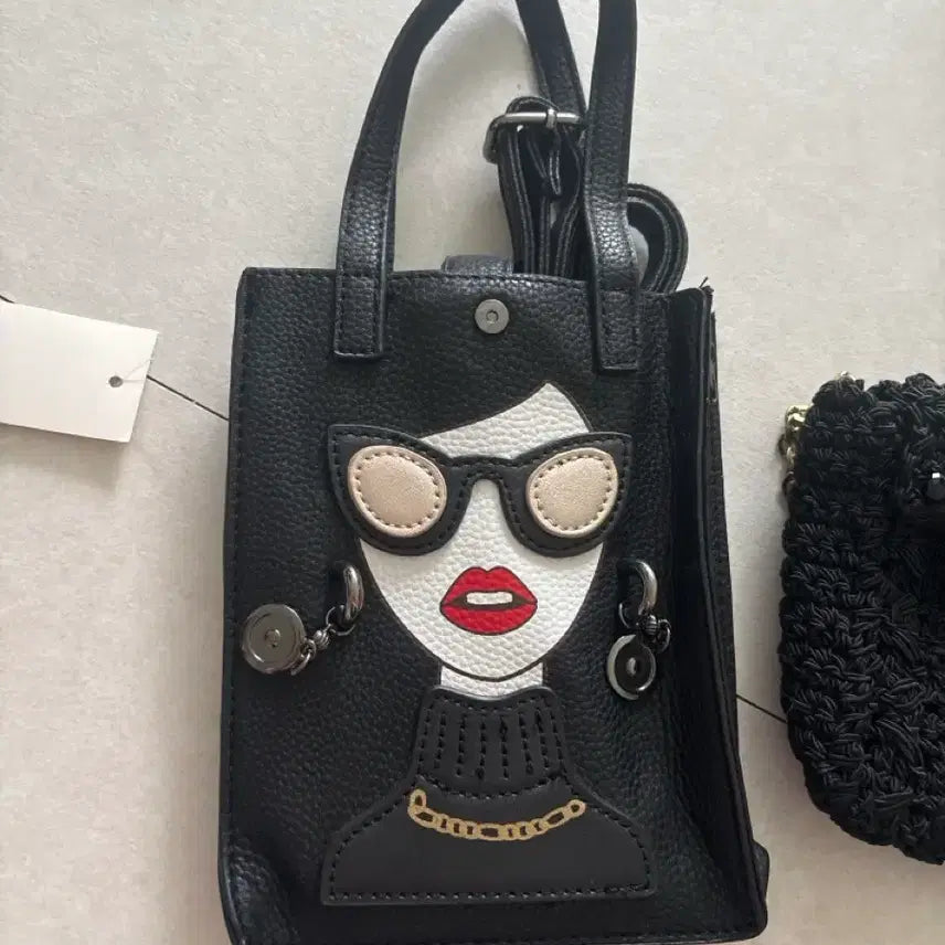 [BUNJANG] Black Crochet Bag &amp; Character Mini Bag Bundle Set / 블랙 뜨개 가방 &amp; 캐릭터 미니백 세트일괄