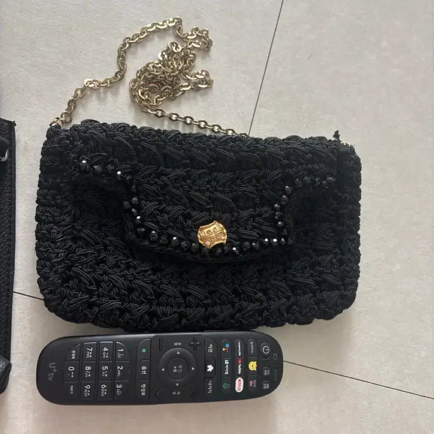 [BUNJANG] Black Crochet Bag &amp; Character Mini Bag Bundle Set / 블랙 뜨개 가방 &amp; 캐릭터 미니백 세트일괄