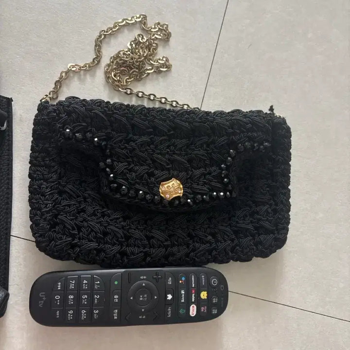 [BUNJANG] Black Crochet Bag &amp; Character Mini Bag Bundle Set / 블랙 뜨개 가방 &amp; 캐릭터 미니백 세트일괄