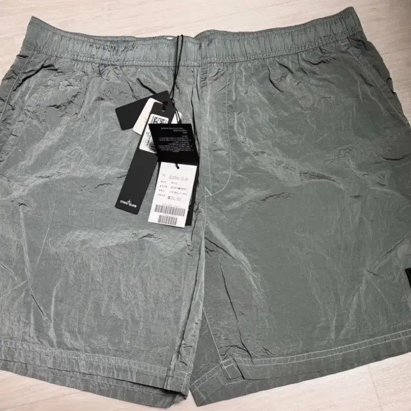 [SOLD OUT] [XXL] 스톤아일랜드 나일론메탈 스카이블루 반바지