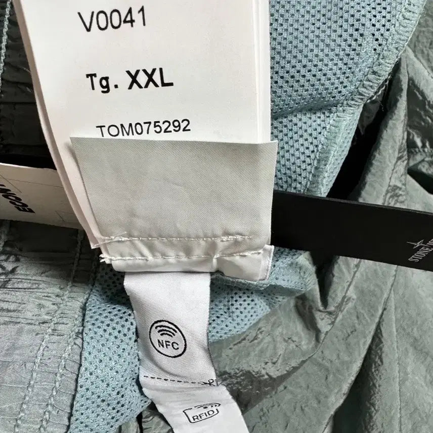 [SOLD OUT] [XXL] 스톤아일랜드 나일론메탈 스카이블루 반바지