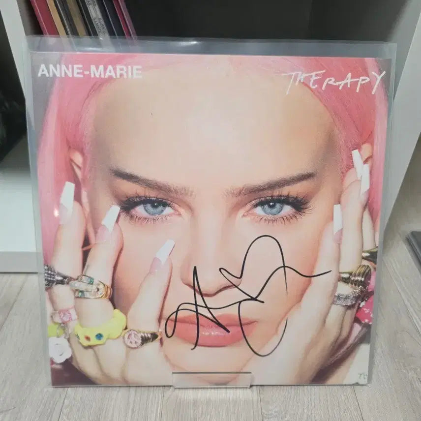 [BUNJANG] Anne Marie Signed Therapy LP / 앤마리 Therapy 사인 lp