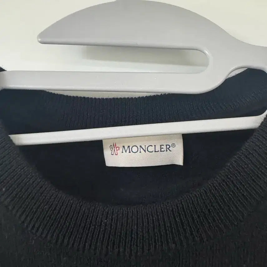 [BUNJANG] Moncler Black Round Neck Knit Sweater / 몽클레어 블랙 라운드넥 니트