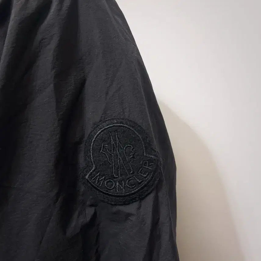 [SOLD OUT] [MONCLER] 몽클레어 지니어스 바람막이