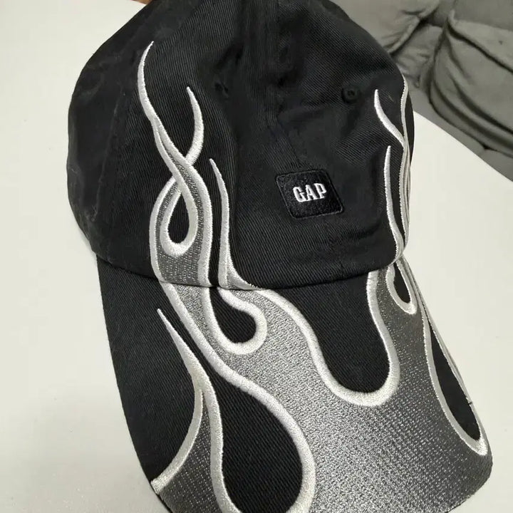 [SOLD OUT] GAP 이지갭 불꽃 볼캡