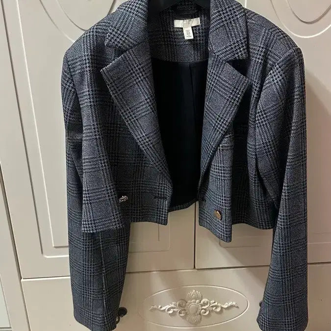[BUNJANG] H&amp;M Check Cropped Jacket / H&amp;M 체크 크롭 자켓