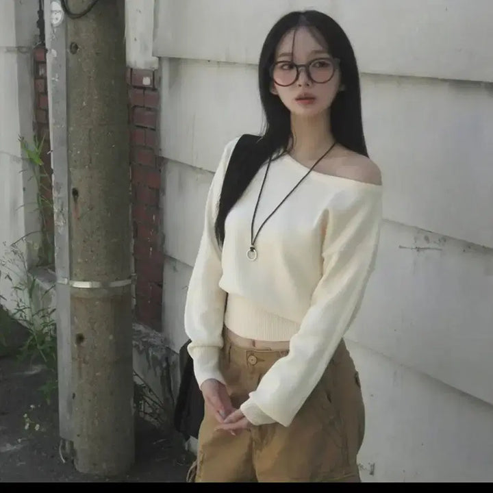 [BUNJANG] Ably One-Shoulder Off-Shoulder Knit Top / 에이블리 언버티 원숄더 오프숄더 니트 아이보리