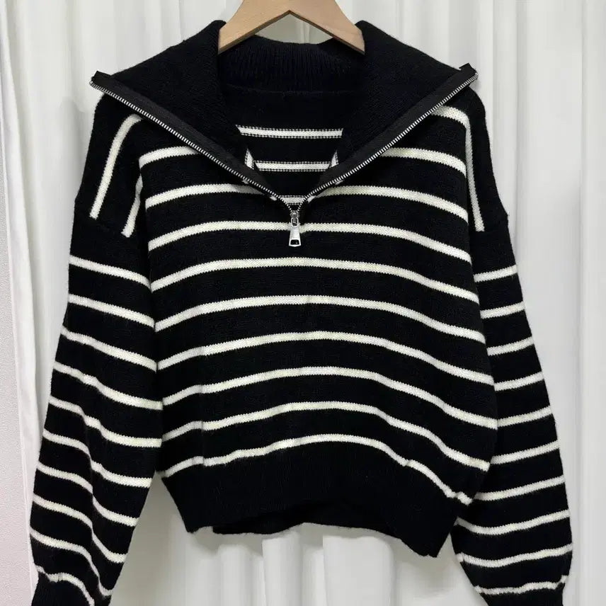 [BUNJANG] Striped Half-Zip High Neck Knit Sweater / [새상품] 스트라이프 반집업 하이넥 카라 니트