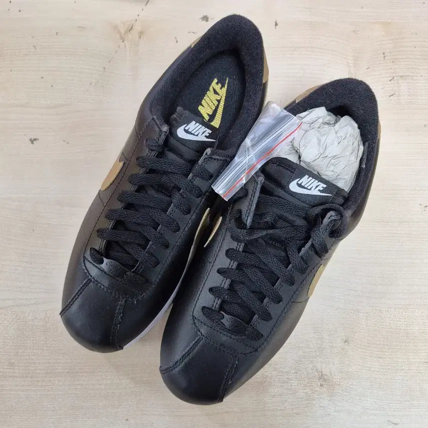 [BUNJANG] Nike Cortez Basic Leather SE Black Sneakers / 나이키 코르테즈 베이직 레더 SE 블랙 (SHOE_NIKE_030)
