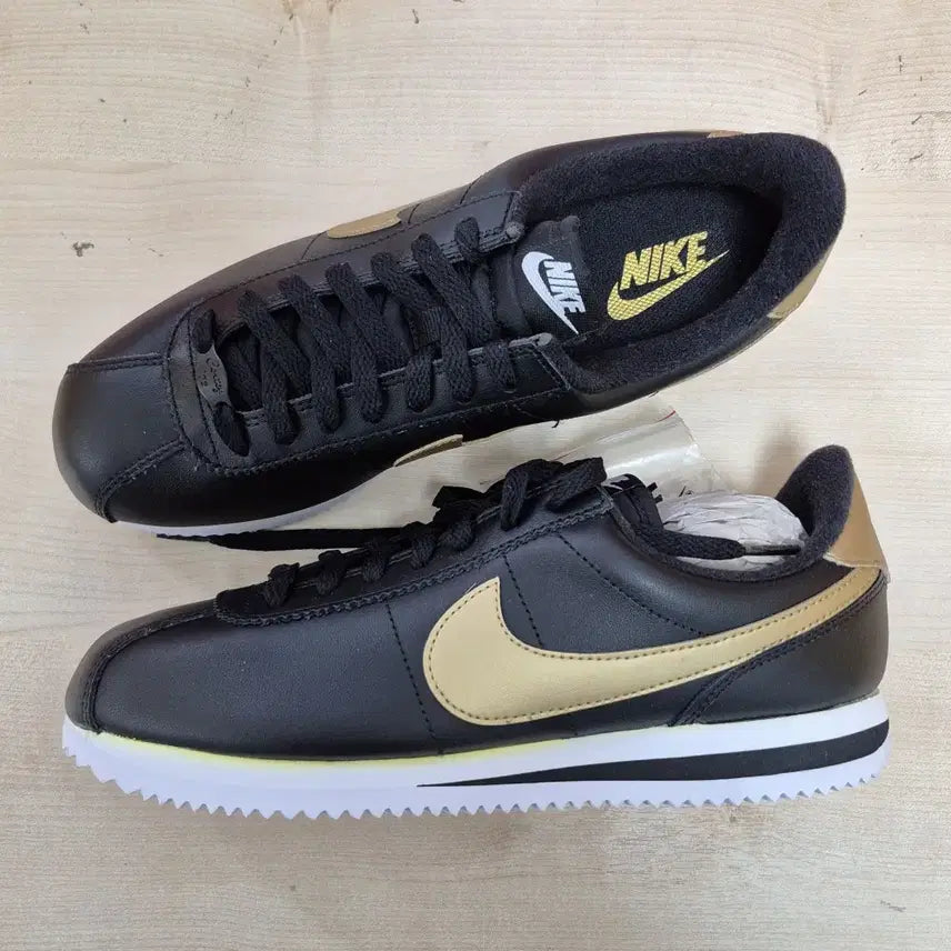 [BUNJANG] Nike Cortez Basic Leather SE Black Sneakers / 나이키 코르테즈 베이직 레더 SE 블랙 (SHOE_NIKE_030)