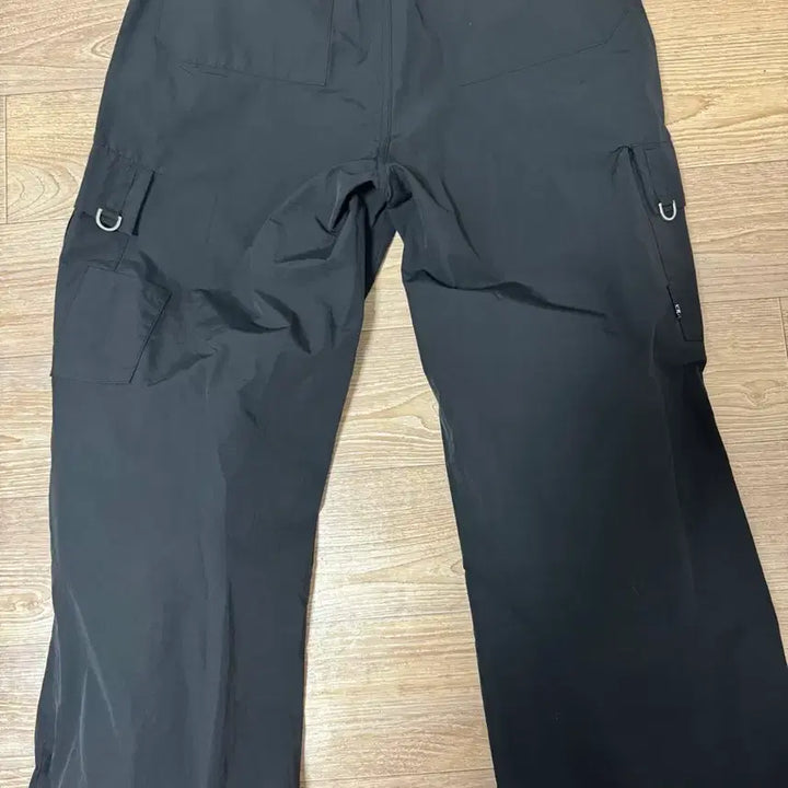 [BUNJANG] Leatherly Parachute Wide Cargo Pants / 레더리 파라슈트 와이드 카고 팬츠