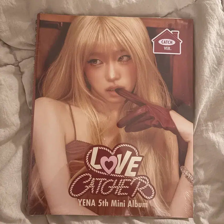 [BUNJANG] Choi Yena Catch Catch Album Sealed / 최예나 캐치캐치 앨범 미개봉