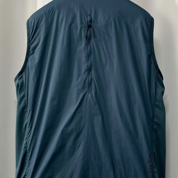 [BUNJANG] UFC PrimaLoft Guard Regular Fit Padded Vest Jacket / UFC 프리마로프트 가드 레귤러핏 패딩 베스트 자켓