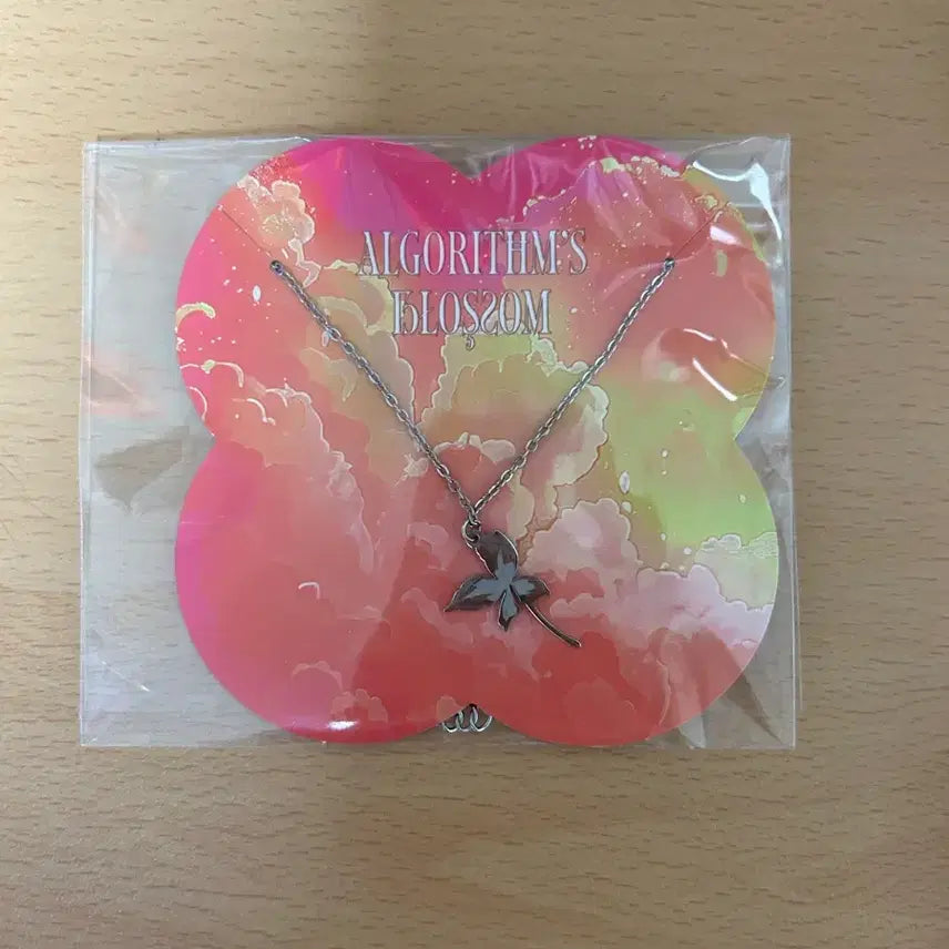 [BUNJANG] QWER Algorithm Blossom Necklace / QWER 알고리즘 블라썸 팝업 목걸이 새상품