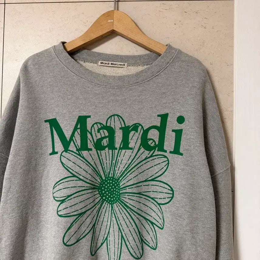 [BUNJANG] Mardi Mercredi Gray Sweatshirt / 마르디 메크르디 맨투맨 그레이