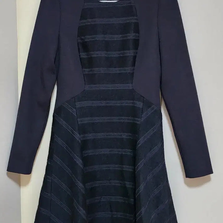[BUNJANG] Thyren Black Flare Dress / 티렌 블랙 플레어 원피스