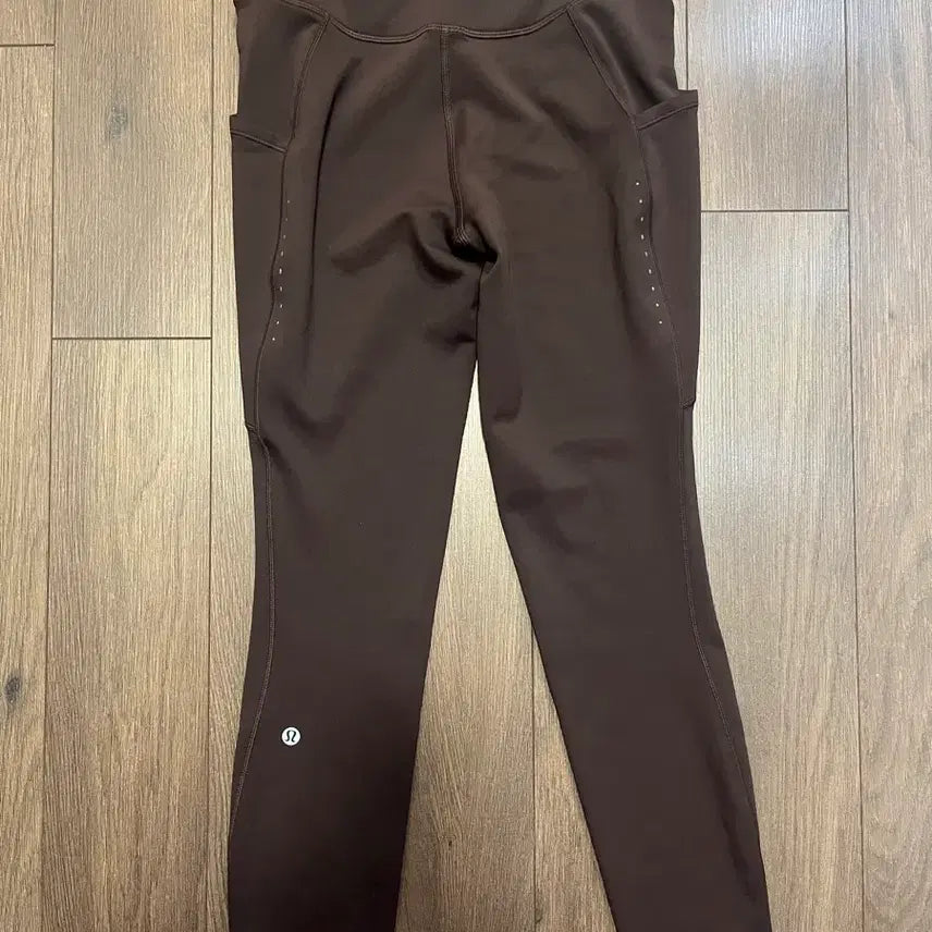 [SOLD OUT] 룰루레몬 패스트 앤 프리 겨울용 6 25인치