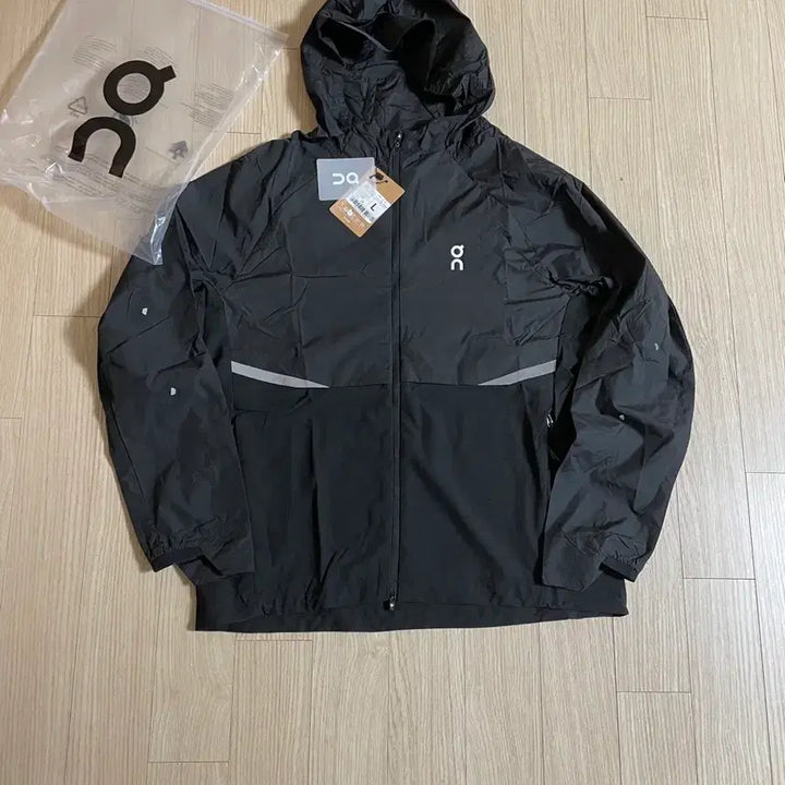 [BUNJANG] On Running Core Jacket Black Windbreaker / 온러닝 블랙 바람막이 코어 자켓