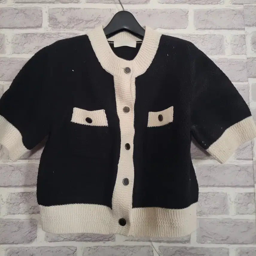 [BUNJANG] Les Beiges Ivory Black Cardigan / Les beiges 아이보리 배색 블랙 가디건/알뜰한여우