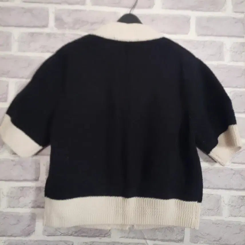 [BUNJANG] Les Beiges Ivory Black Cardigan / Les beiges 아이보리 배색 블랙 가디건/알뜰한여우
