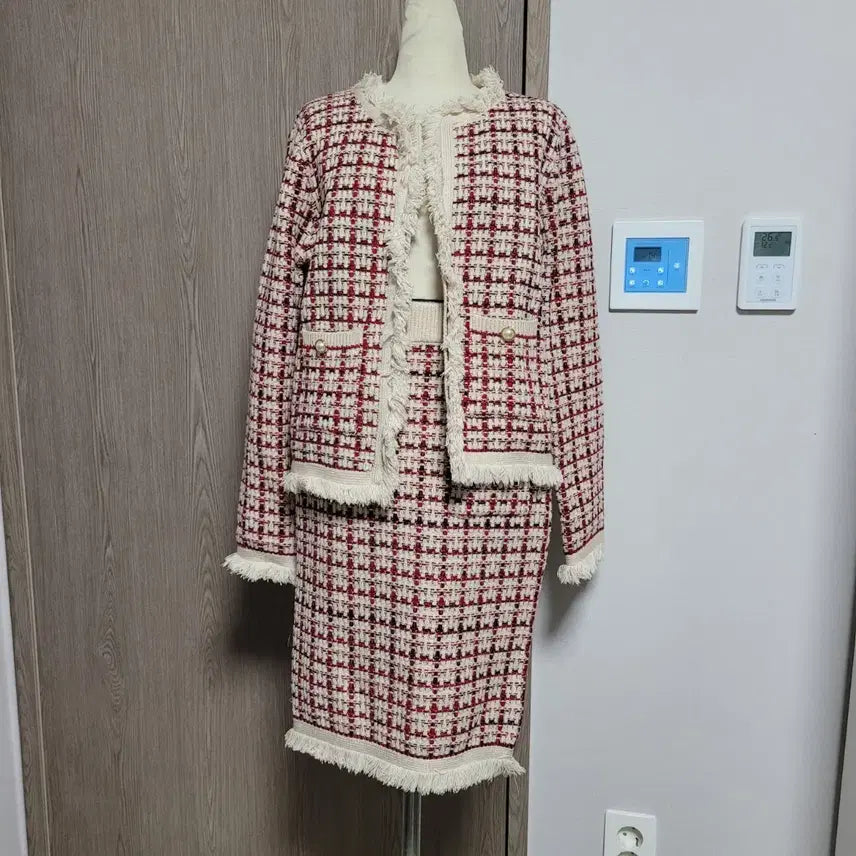 [BUNJANG] Dint Tweed Two-Piece Set (Jacket + Skirt) / 딘트 트위드 투피스 세트 (자켓+스커트)