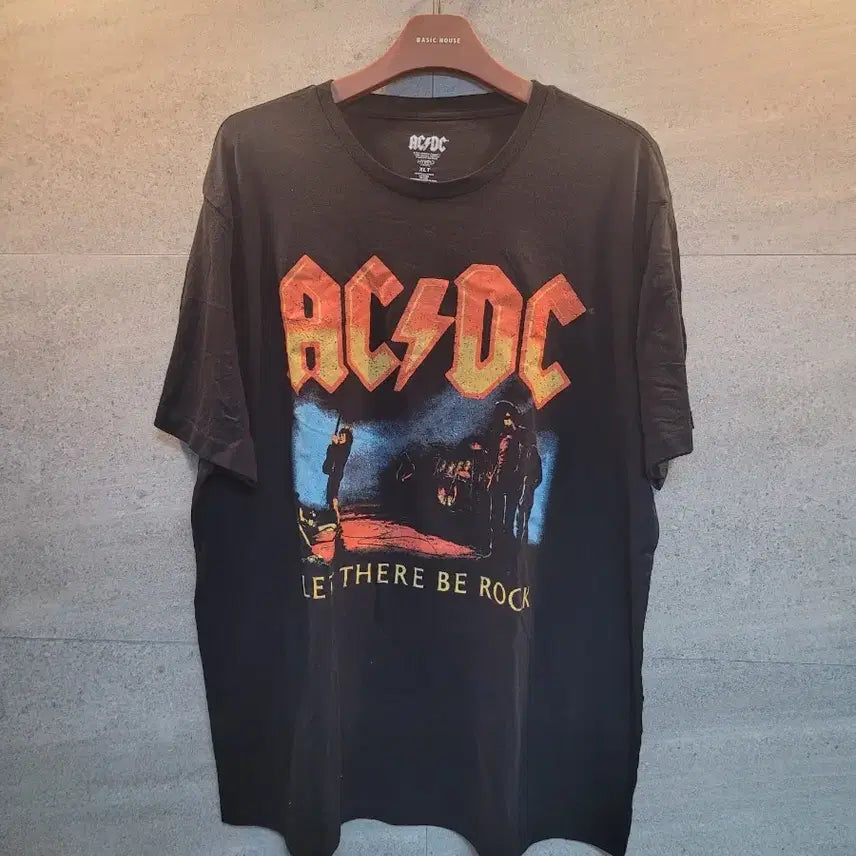[BUNJANG] ACDC Official Merchandise Black T-Shirt / ACDC 오피셜 굿즈 티셔츠! 미착!