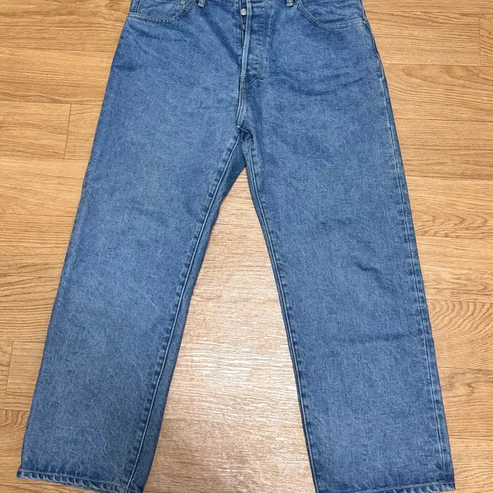 [BUNJANG] Hatski Wide Tapered Denim Jeans Ice Blue / 하츠키 와이드 테이퍼드 데님 아이스블루