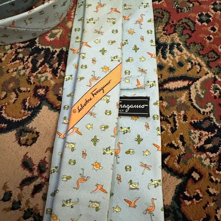 [BUNJANG] *페라가모 ferragamo 중고 넥타이 명품(탈색/변색) / *페라가모 ferragamo 중고 넥타이 명품(탈색/변색)