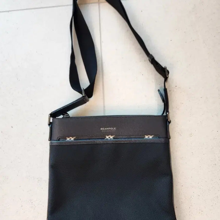 [BUNJANG] Beanpole Unisex Crossbody Bag / 빈폴)크로스백.남녀공용.