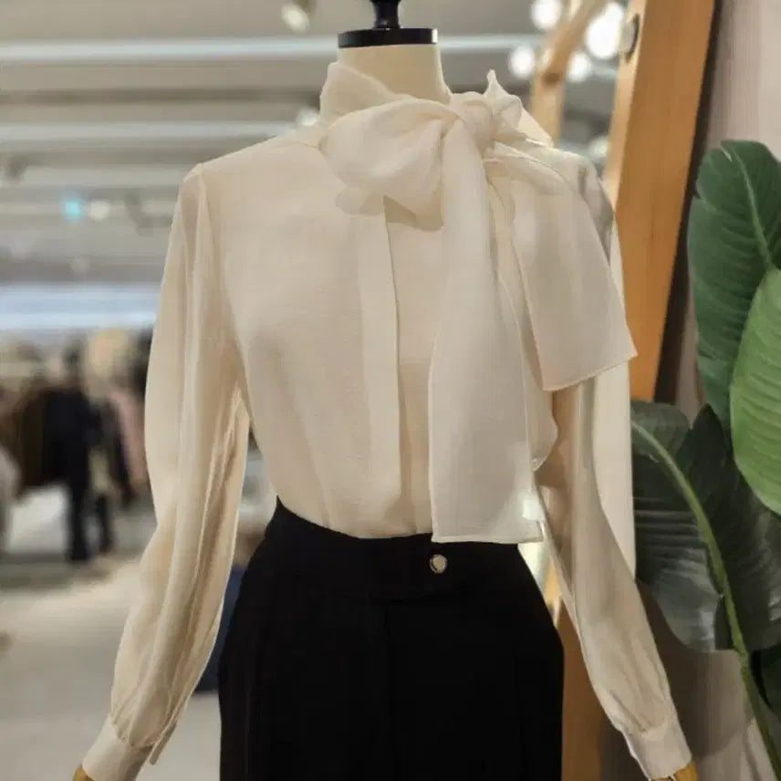 [BUNJANG] Rian New York Ribbon See-through Blouse and Long Skirt Set / 리본 블라우스,하객룩,오피스룩,정장셋업,시스루블라우스,롱치마,치마셋업