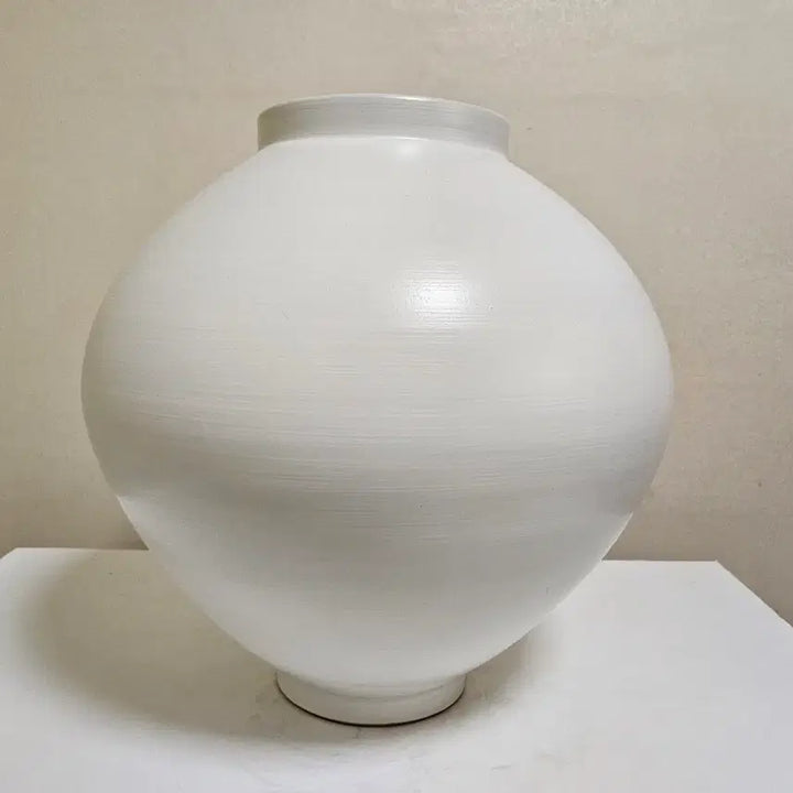 [BUNJANG] Large Matte White Moon Jar (48cm) / 무광 대형 달항아리 3번  (48cm)